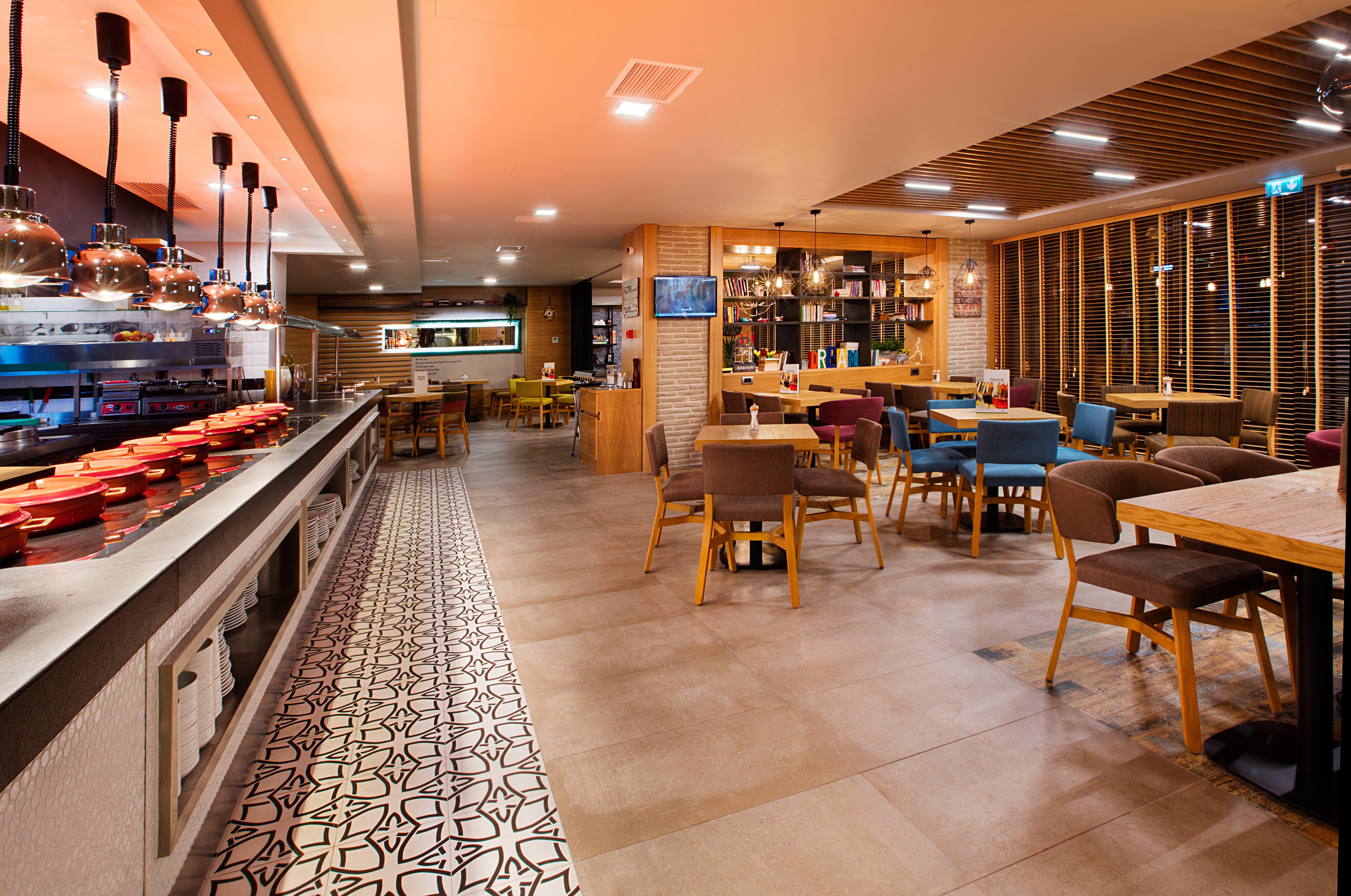 Holiday Inn Istanbul - Kadikoy By Ihg Exterior photo