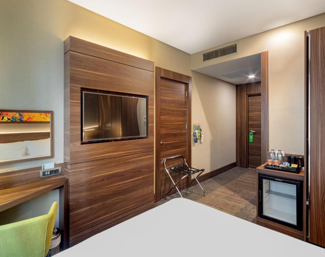 Holiday Inn Istanbul - Kadikoy By Ihg Exterior photo